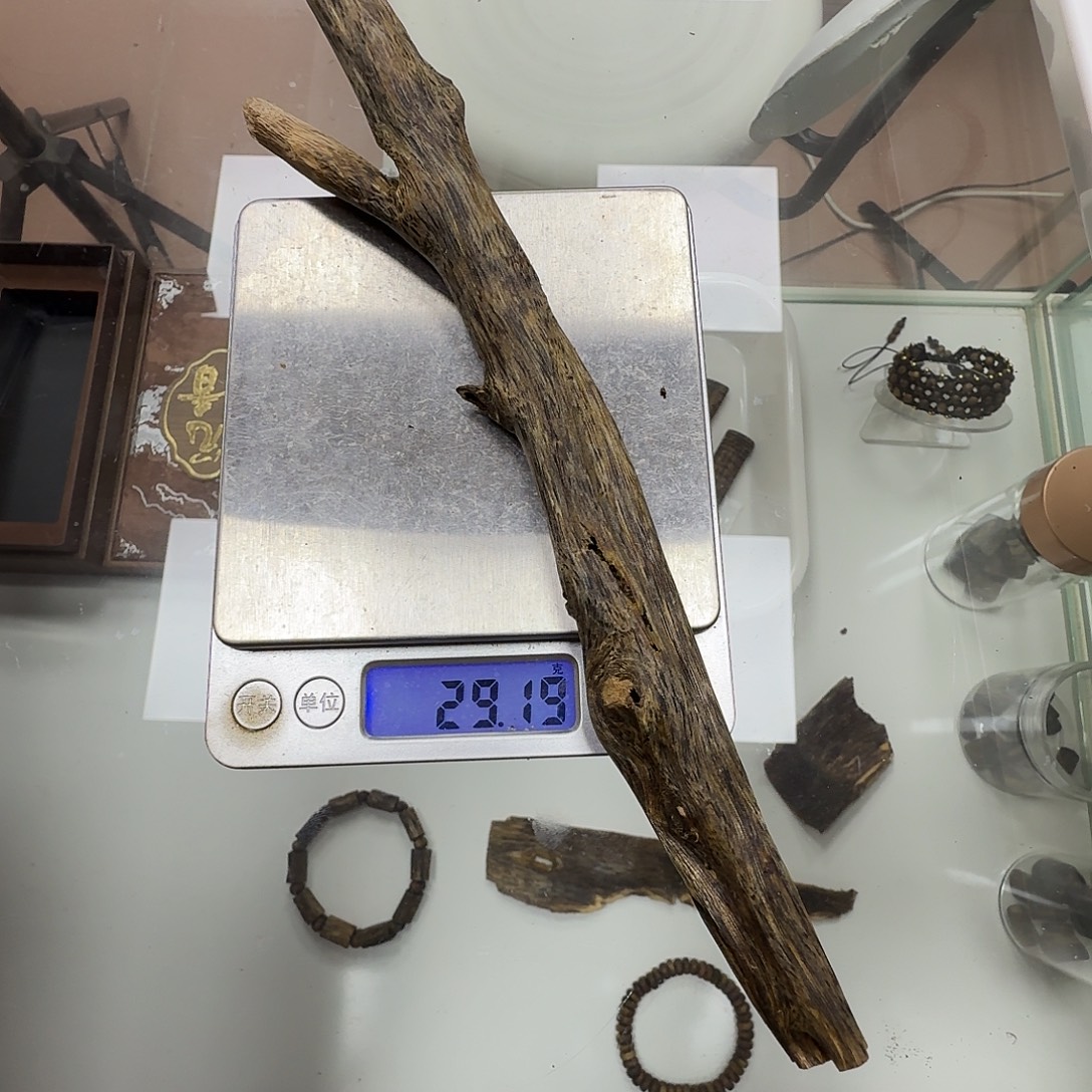 沉香碎屑沉香奇楠沉香虫漏原材料