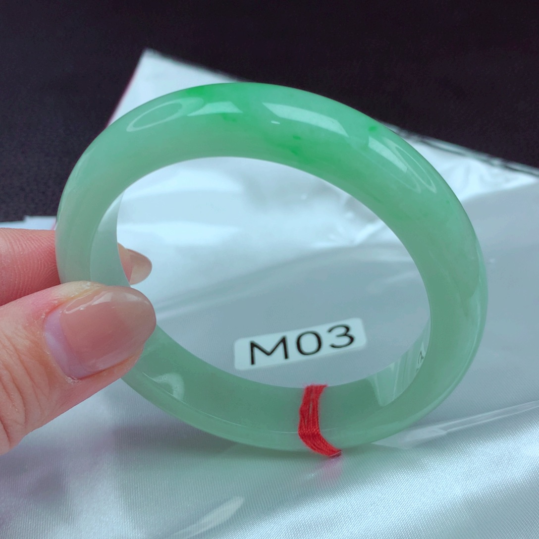 翡翠手镯未镶嵌手镯88