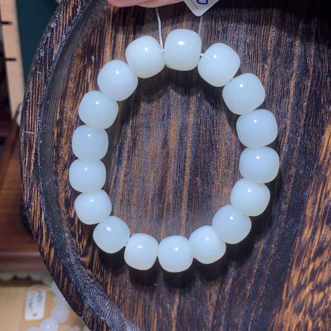 和田玉手串未镶嵌羽****⁸卡13老型微瑕