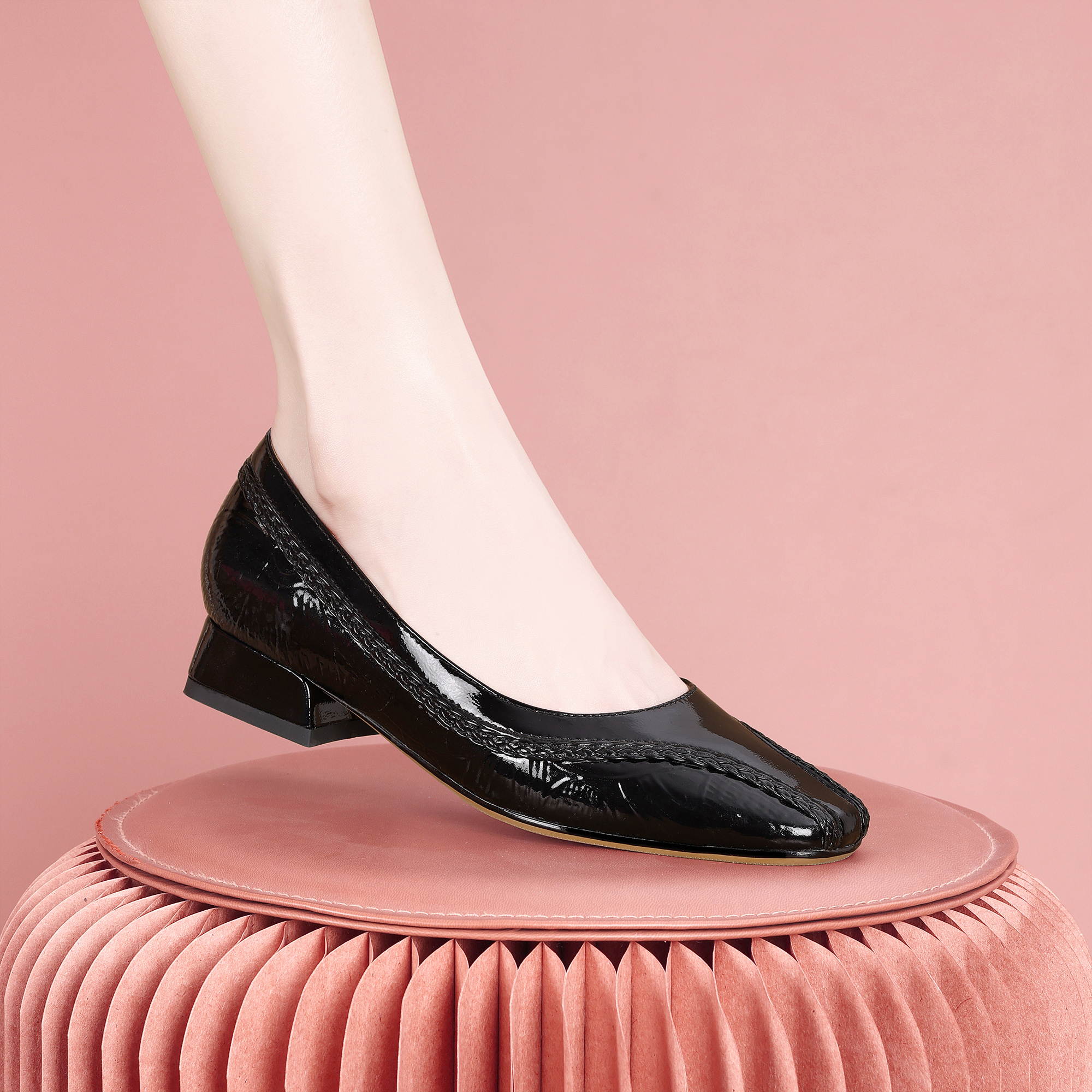 梵芮诗2025夏季浅口新款纯色薄款舒适百搭简约大气时装单鞋-J2079