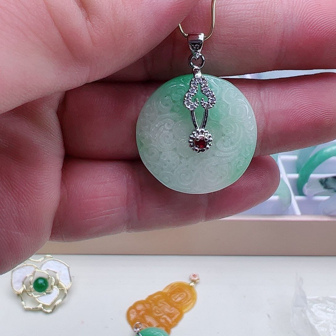 翡翠吊坠(赠链)银S925镶嵌
