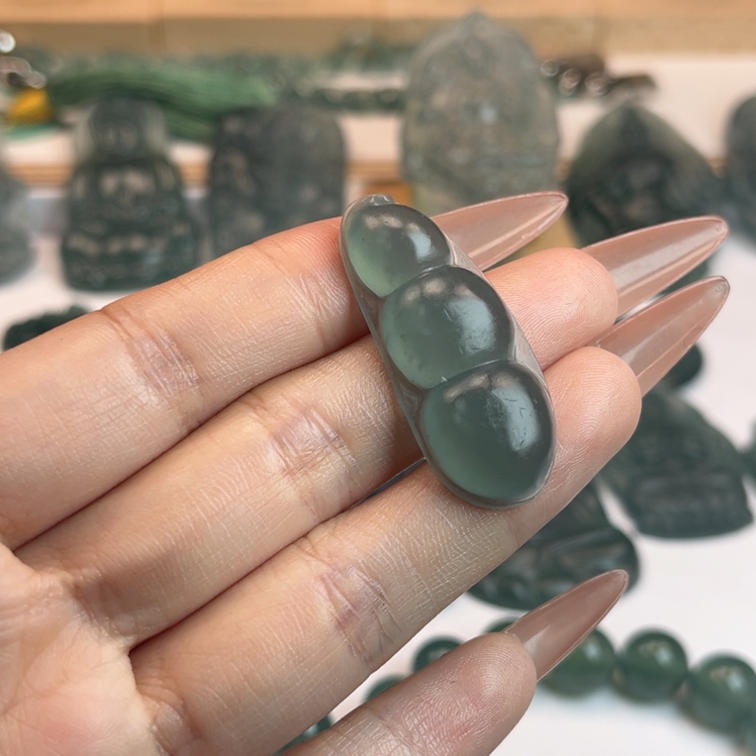 定制翡翠未镶嵌翡翠