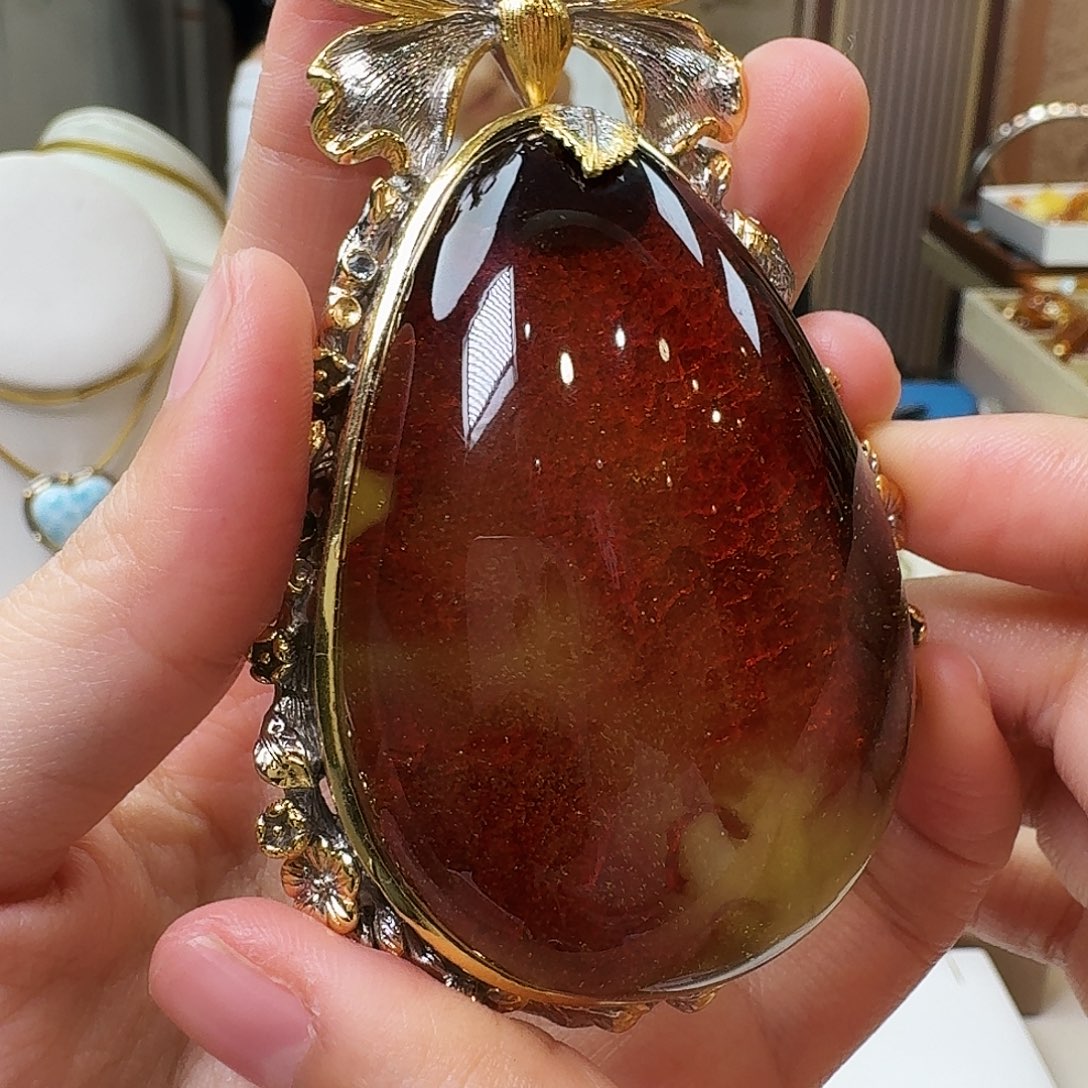 琥珀未镶嵌颈饰吊坠