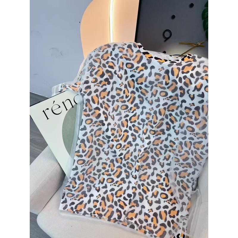 1138  设计感新款圆领短袖豹纹印花显瘦上衣