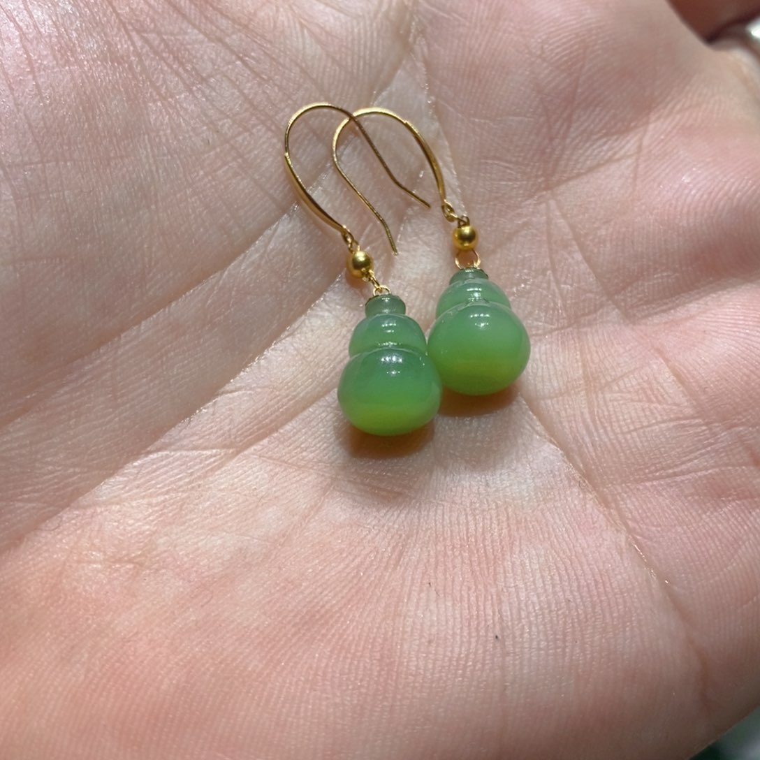 和田玉（碧玉）耳饰18K金镶嵌日*云