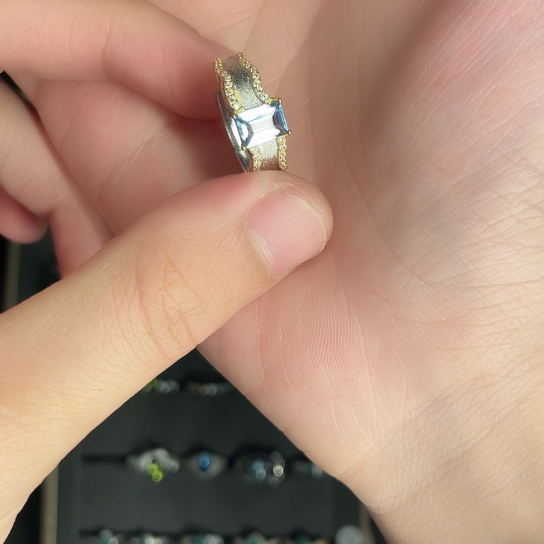 托帕石戒指银S925镶嵌擒****士拍三份