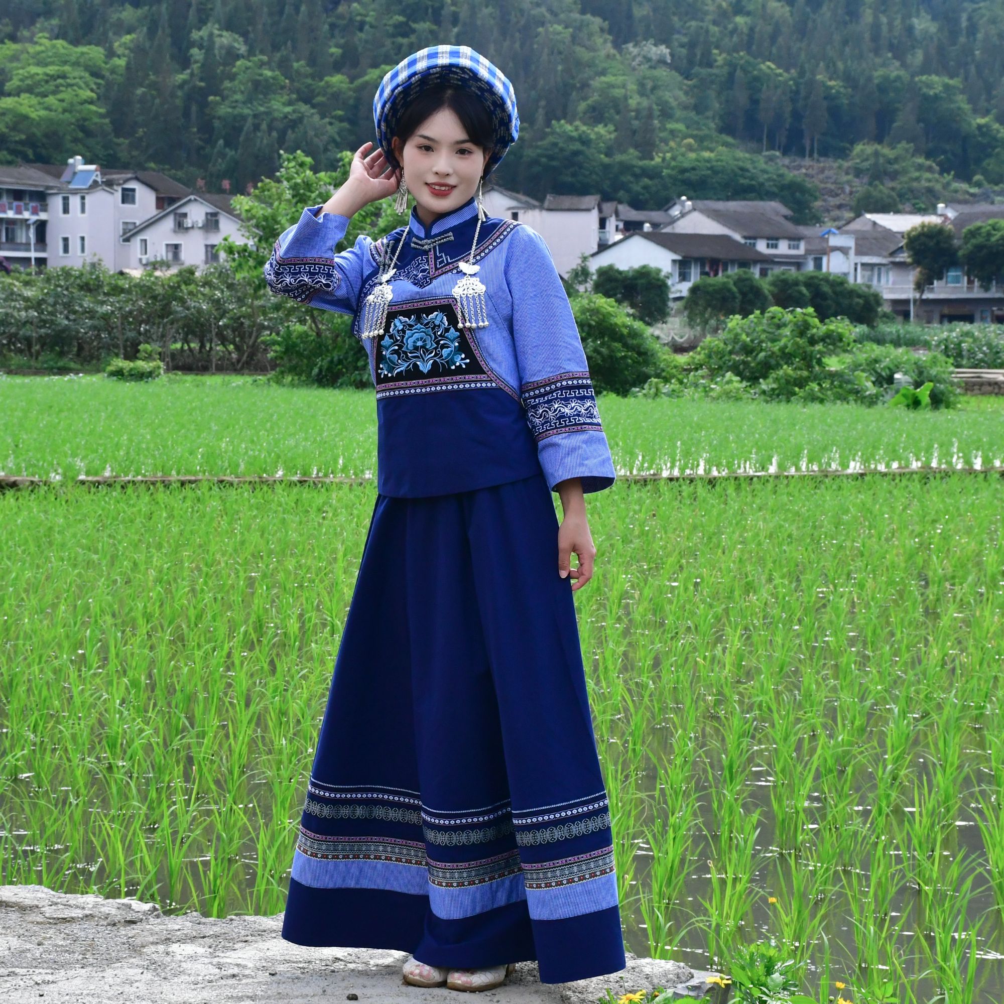 布依族壮族民族服饰土布格子套装