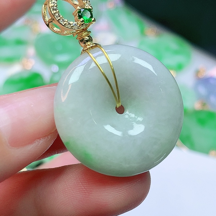 翡翠未镶嵌颈饰翡翠