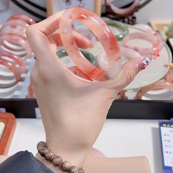 石英质玉手镯未镶嵌大*家