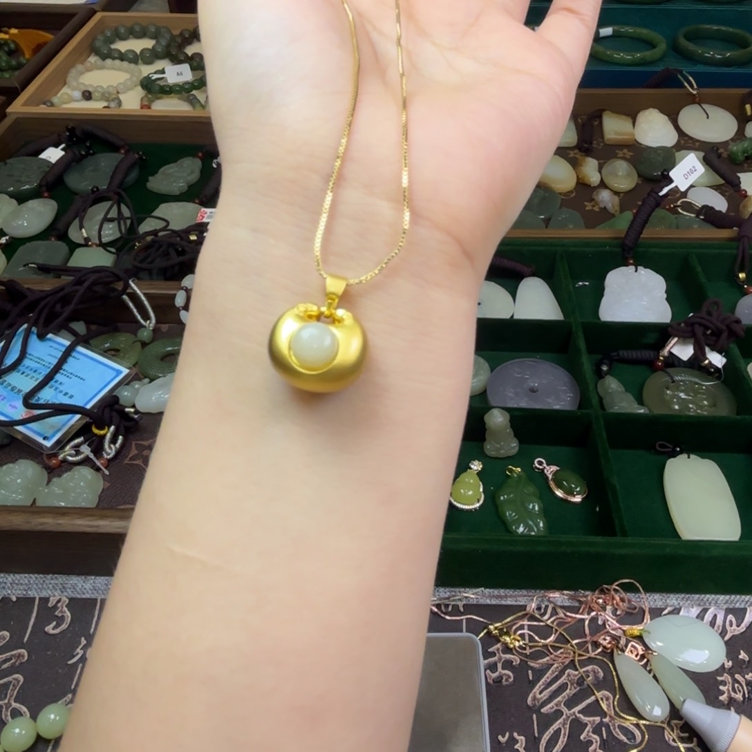 和田玉（糖玉）未镶嵌颈饰