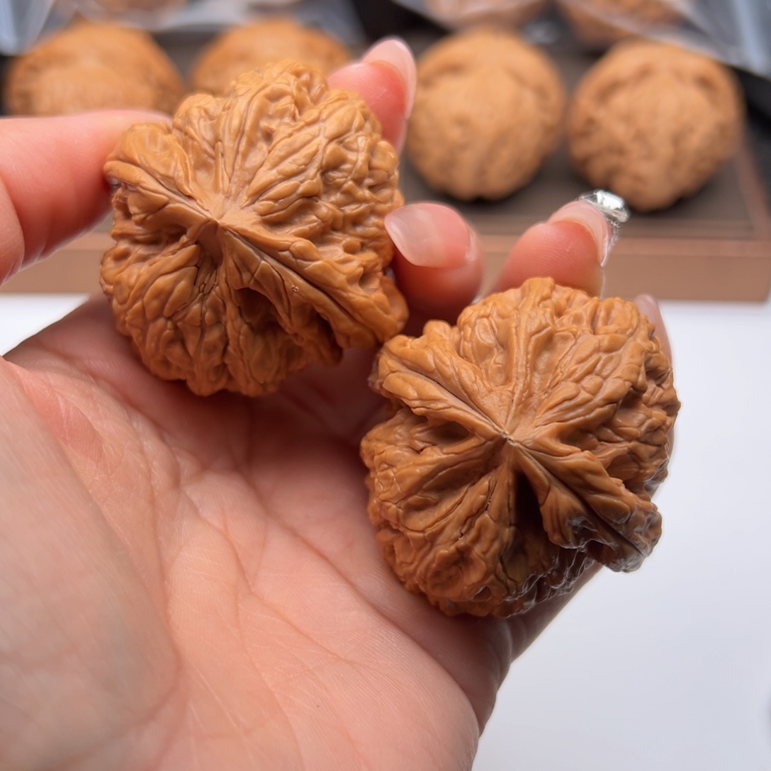 文玩核桃把件红锦鲤45