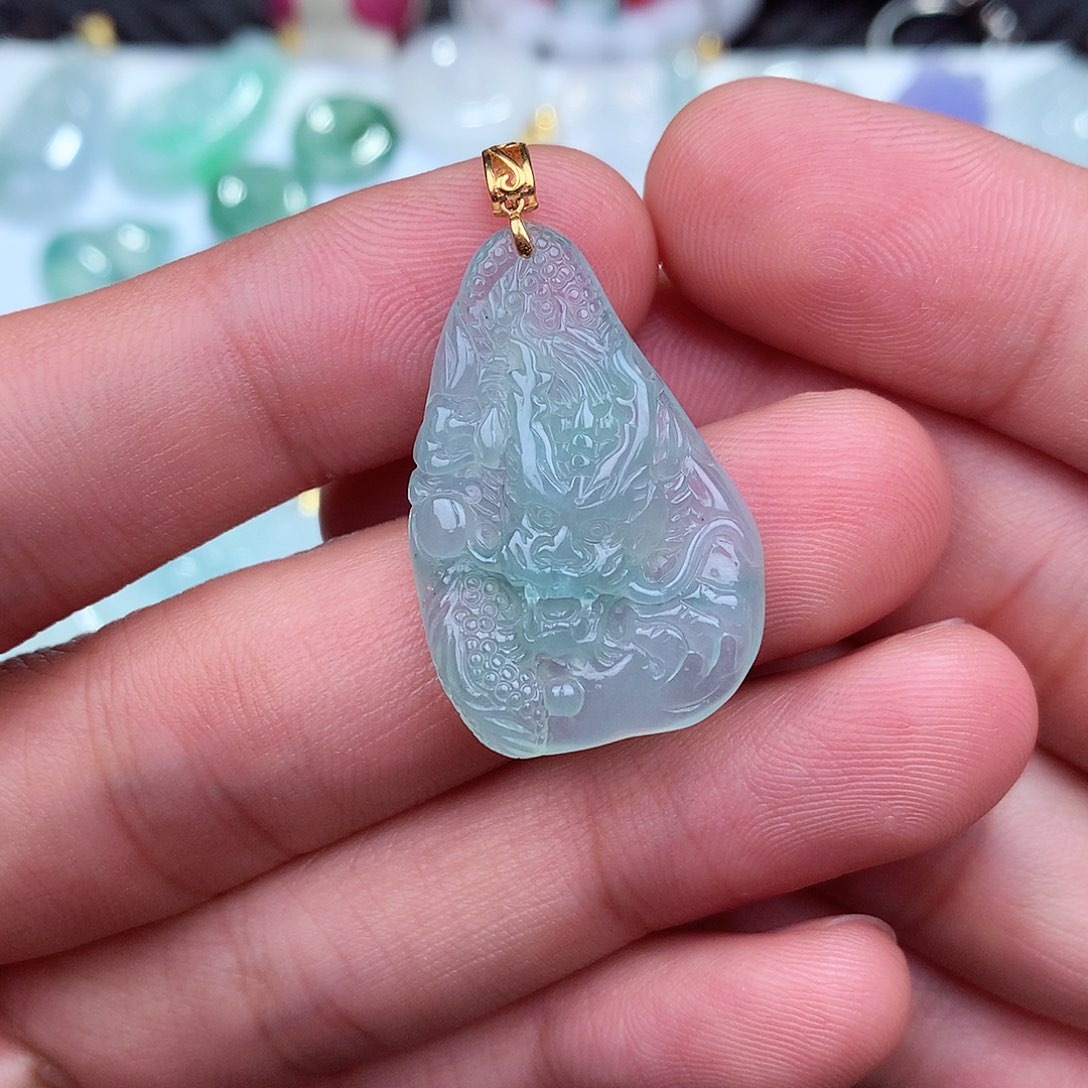 翡翠吊坠(不含链)18K金镶嵌