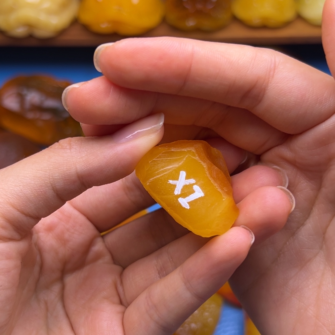 L***。定制琥珀未镶嵌琥珀蜜蜡