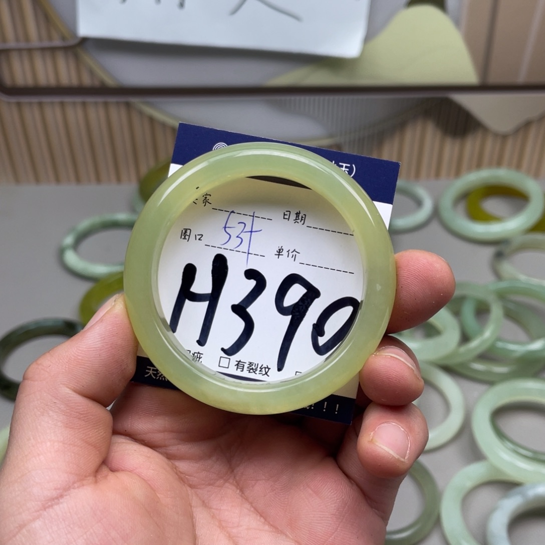 岫玉手镯手镯未镶嵌