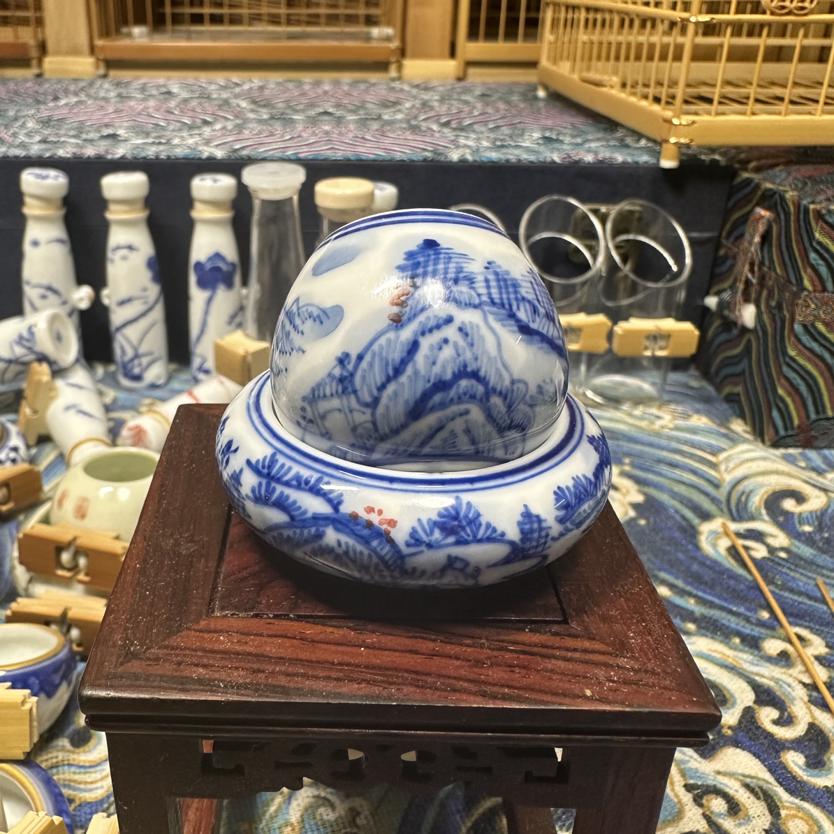 绣眼鸟食罐，两件套，青花手绘山水，树叶款，带镶头