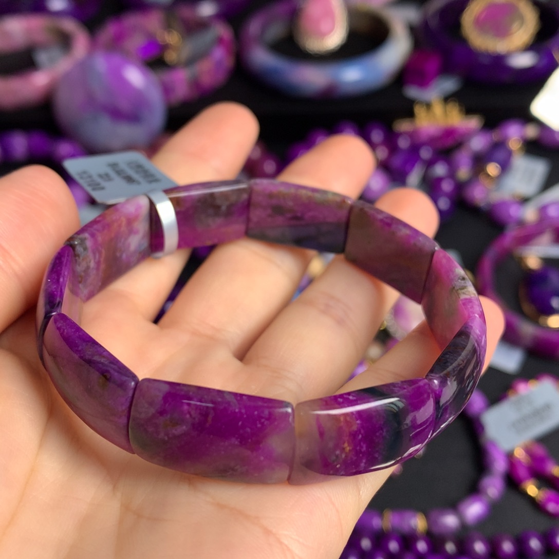 未镶嵌苏纪石（舒俱来）粉桃红冰种手排