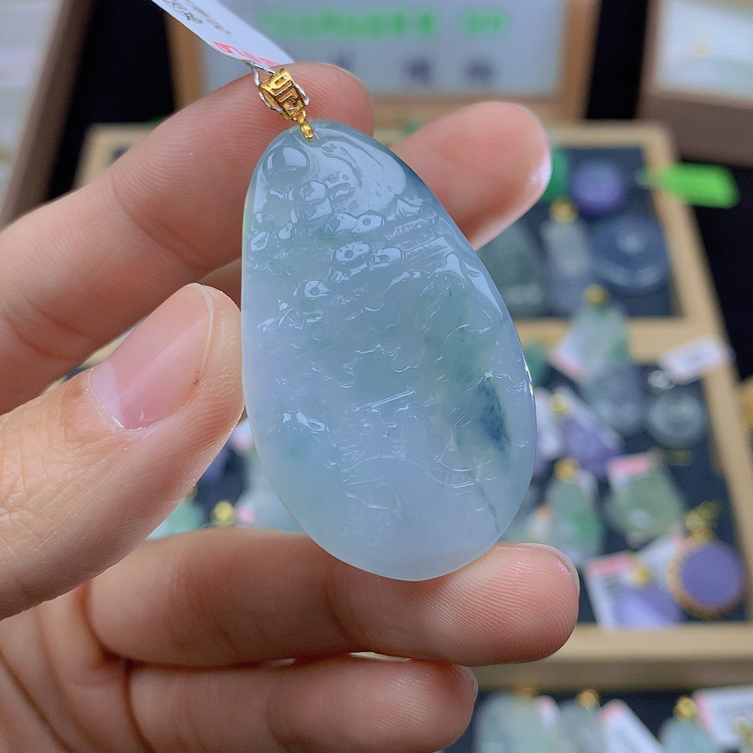 翡翠颈饰18K金镶嵌翡翠