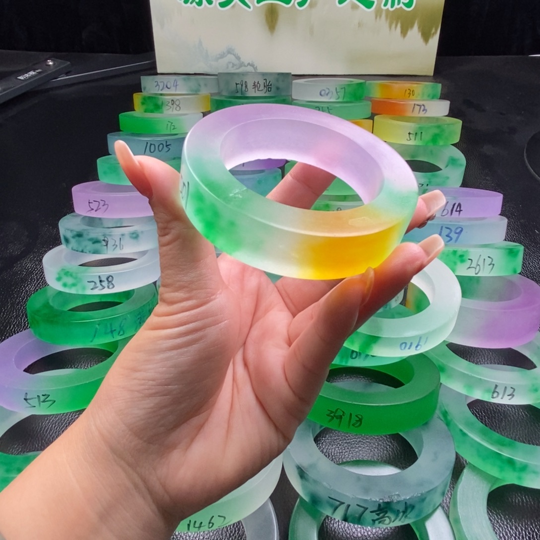 小***会玉百搭时尚独龙翠手镯