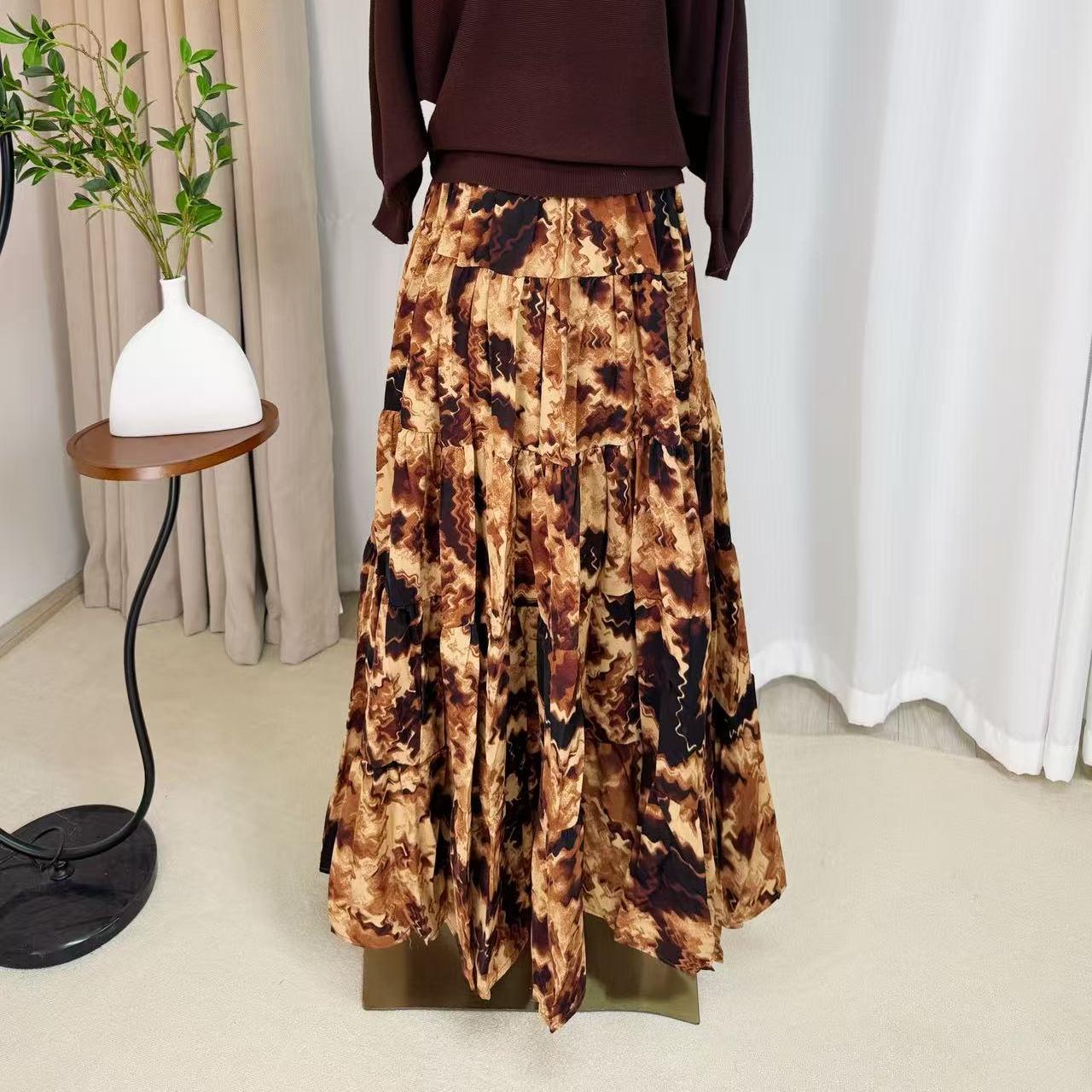 【雷霆】2025秋季新款大裙摆碎花半身裙复古高腰显瘦长裙