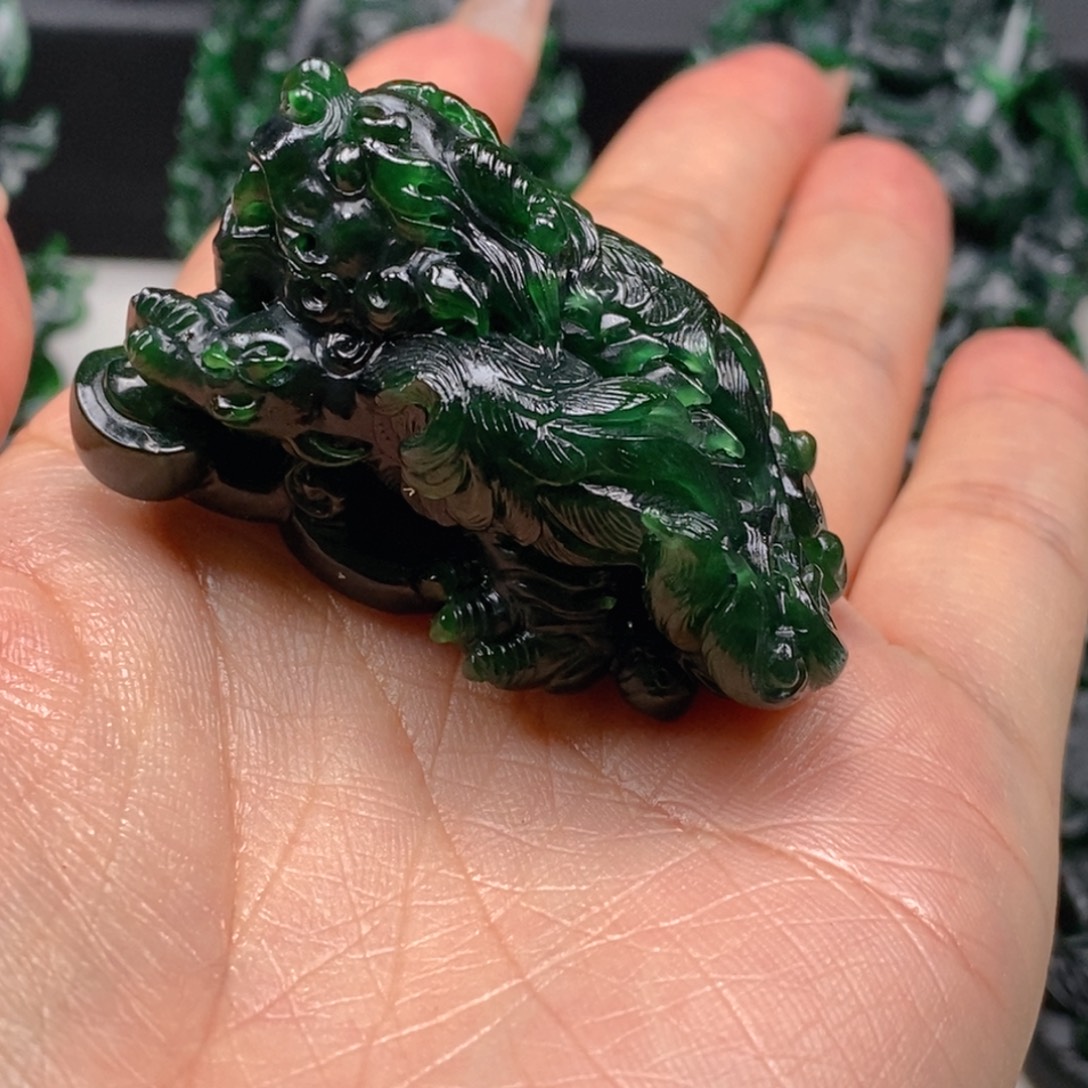 山***司定制翡翠未镶嵌貔貅
