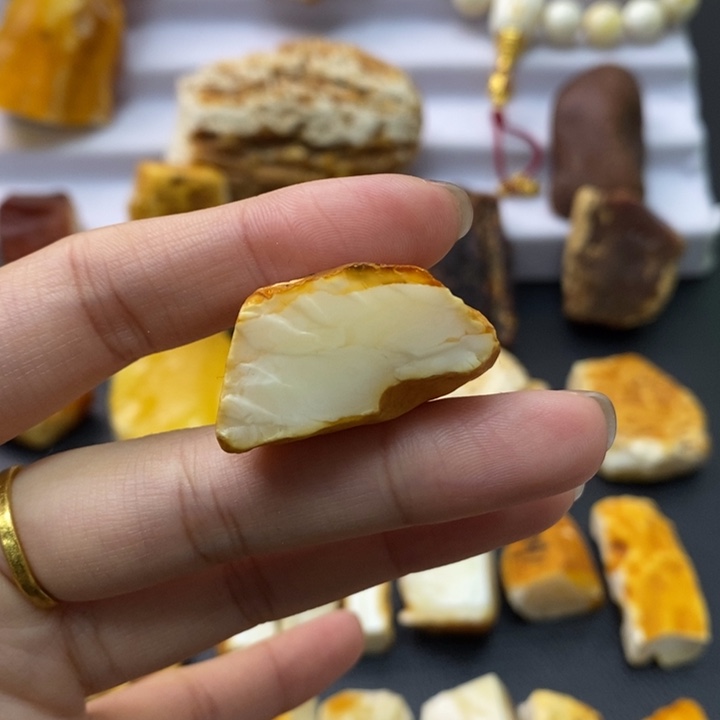 定制琥珀未镶嵌蜜蜡