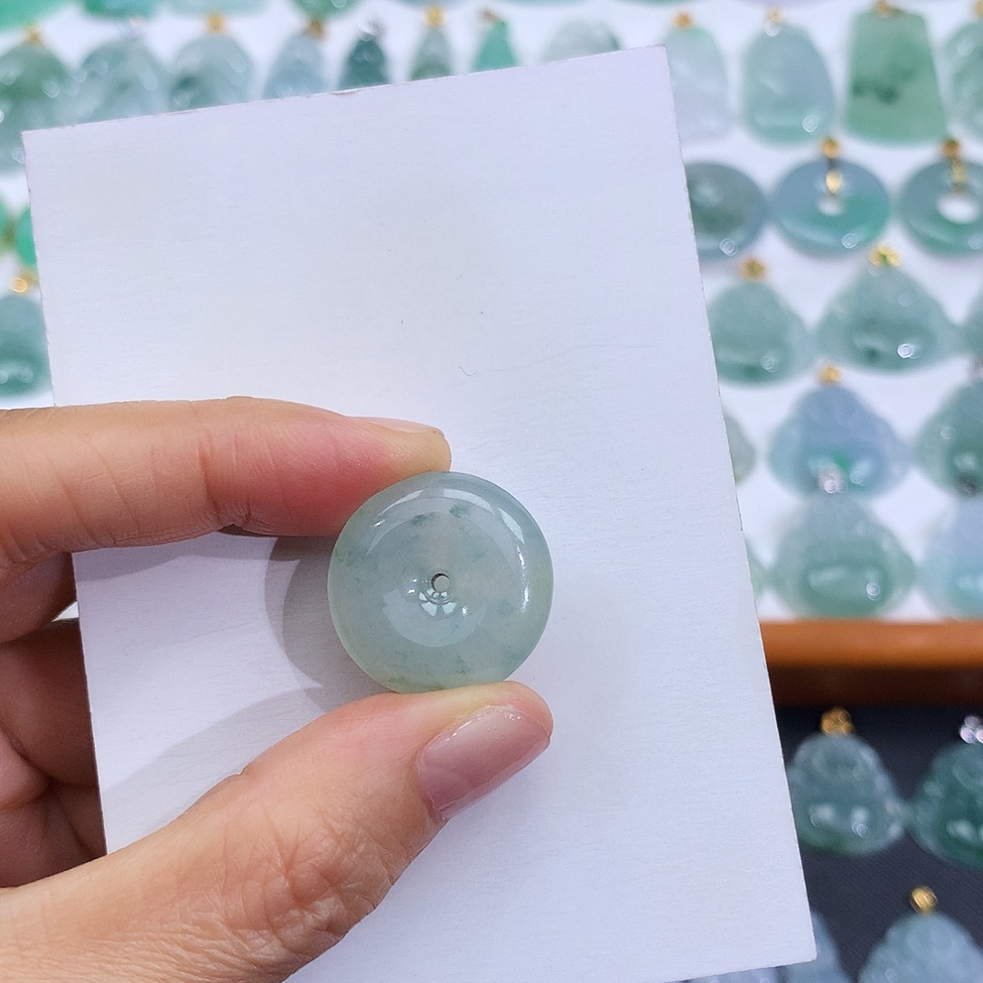 翡翠未镶嵌颈饰翡翠吊坠