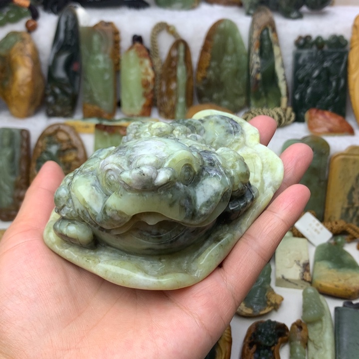 岫岩老玉（透闪石质玉）小摆未镶嵌
