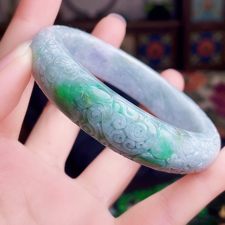 翡翠未镶嵌颈饰多样性60.8