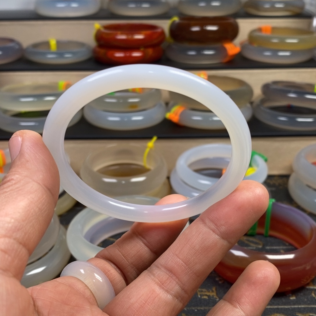 玛瑙/玉髓未镶嵌手镯