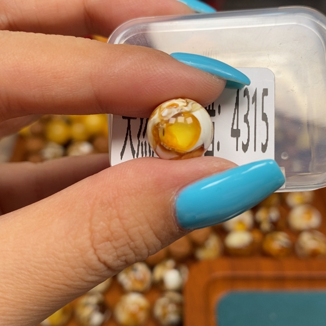 蜜蜡未镶嵌珠宝奇石4315