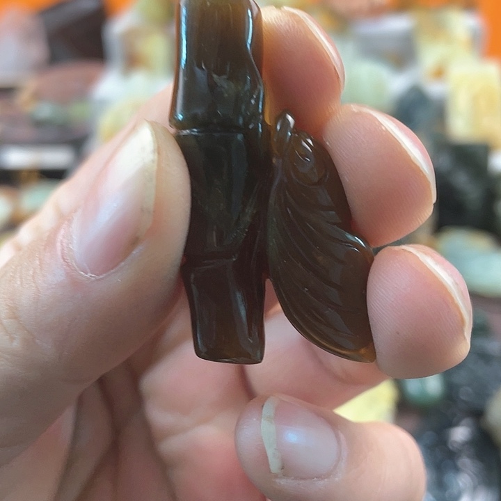 蛇纹石玉颈饰未镶嵌