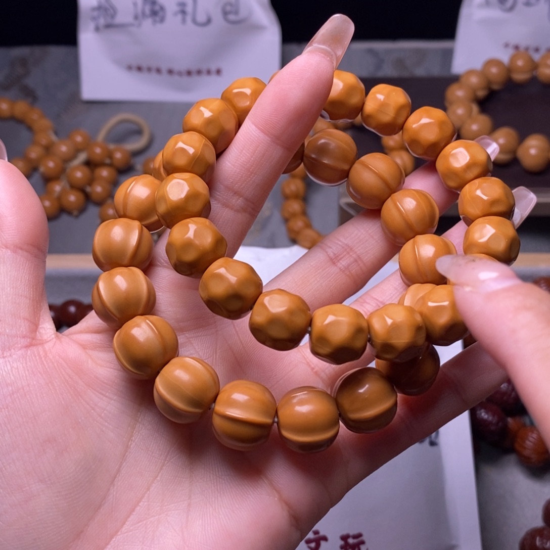 手串文玩核桃鲨鱼奶酪