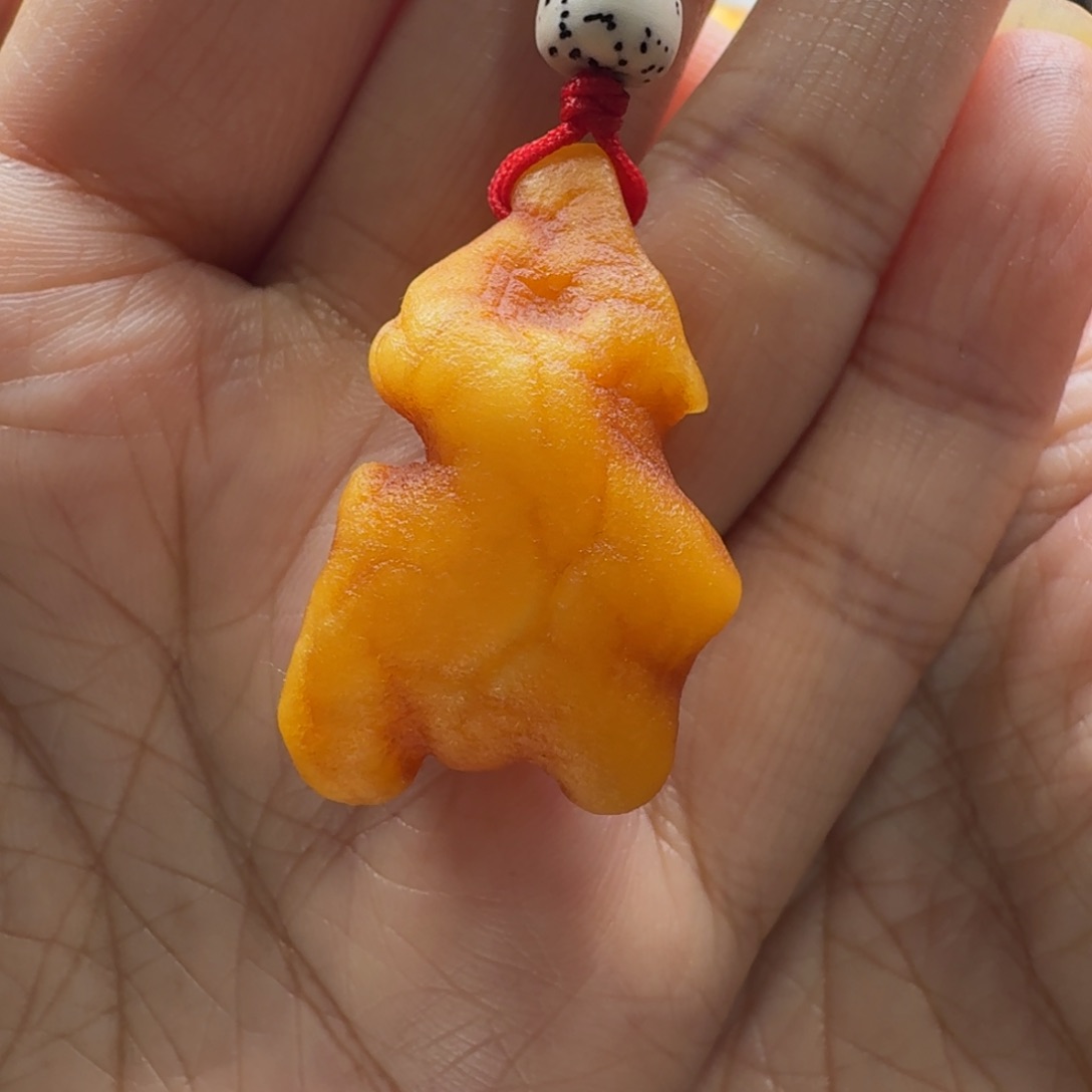 琥珀裸石未镶嵌钥匙扣