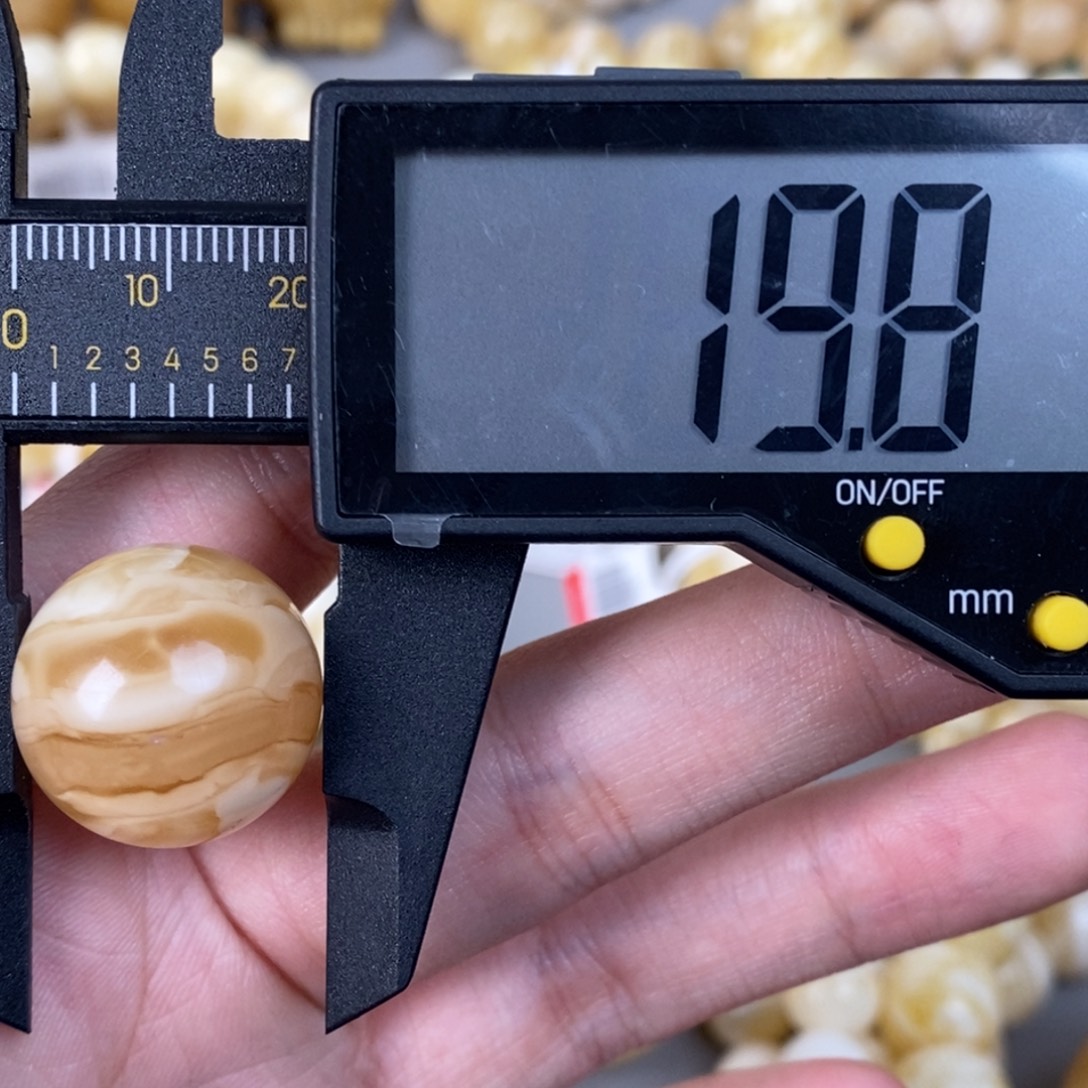 蜜蜡未镶嵌珠宝奇石4.6g