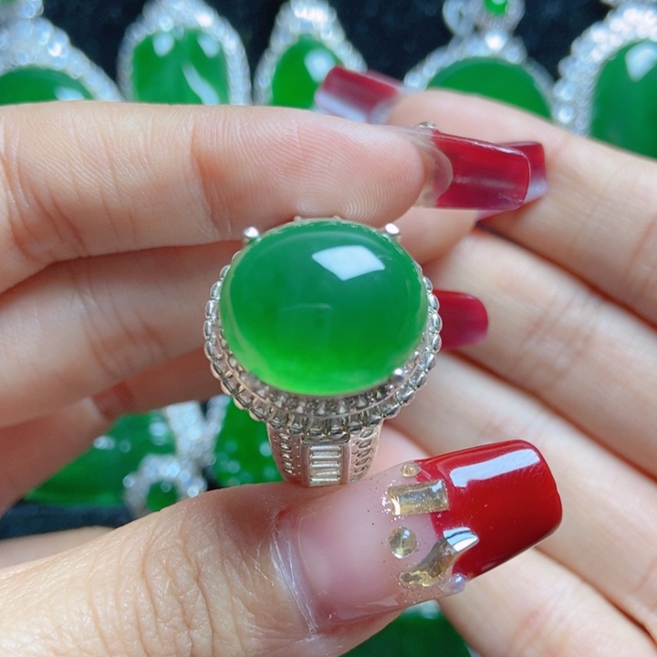 翡翠颈饰未镶嵌安***的1838278。