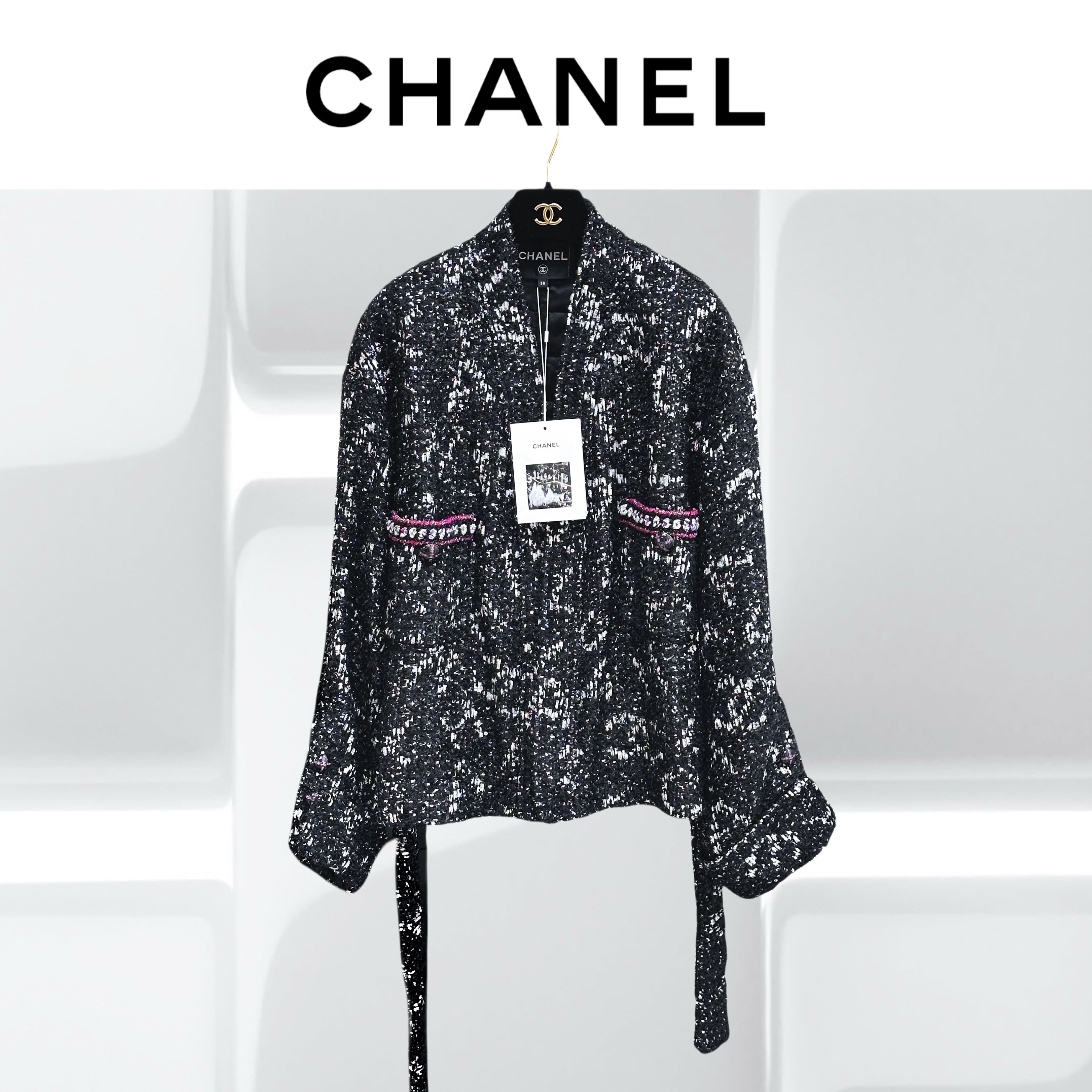 99新 Chanel/香奈儿  38码24C早春字母图案黑色亮片外套，有腰带