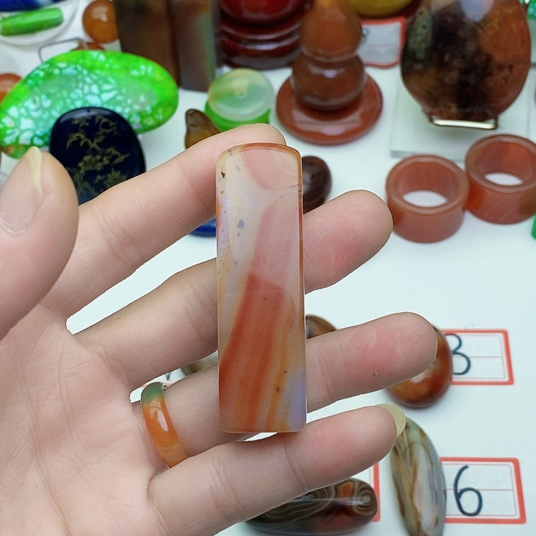 玛瑙/玉髓未镶嵌珠宝奇石