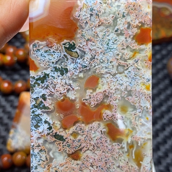 玛瑙/玉髓颈饰未镶嵌Z****?