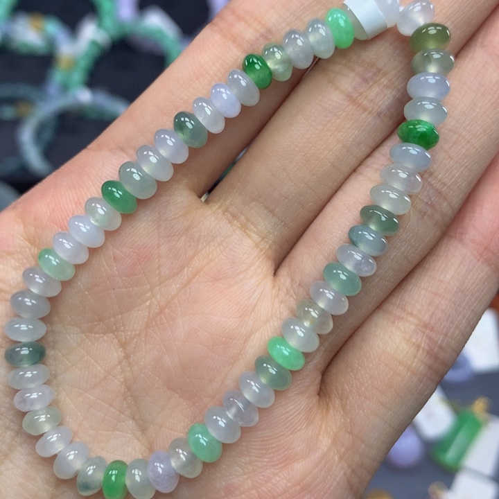 翡翠手链未镶嵌翡翠