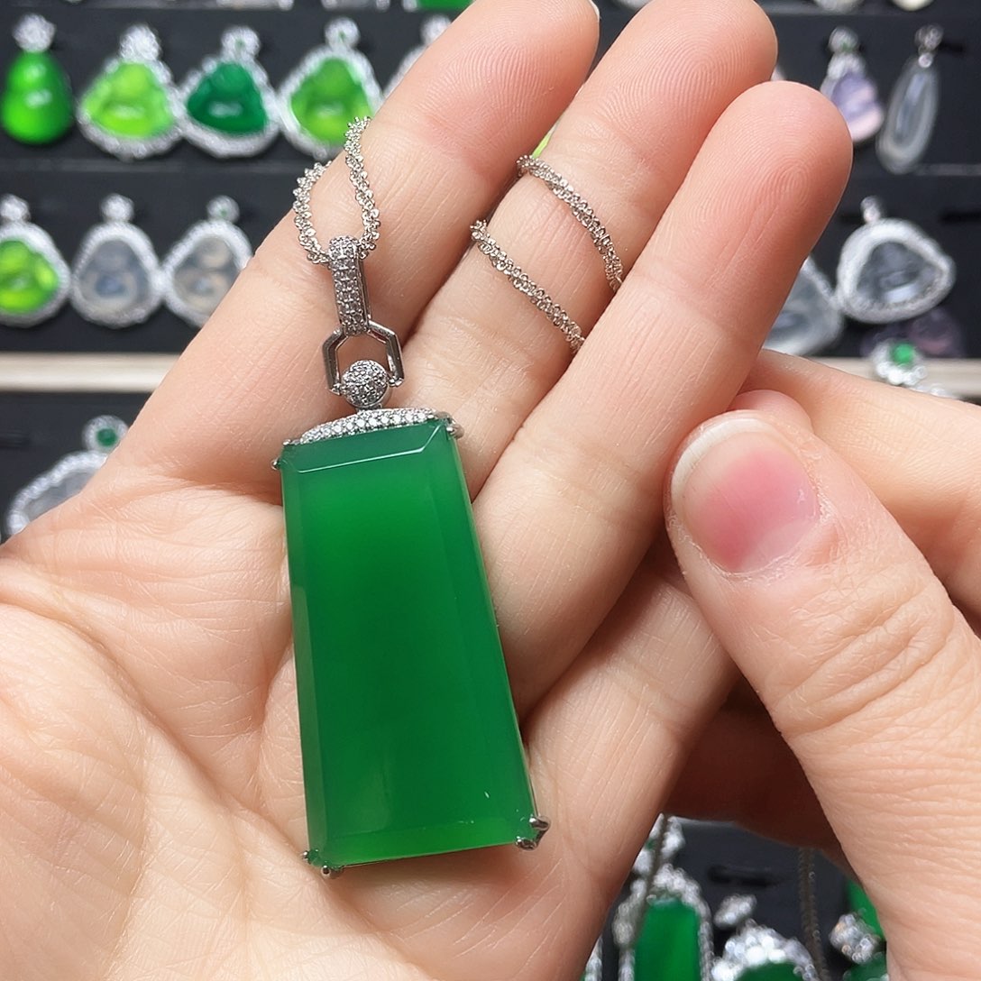 玛瑙/玉髓颈饰合金