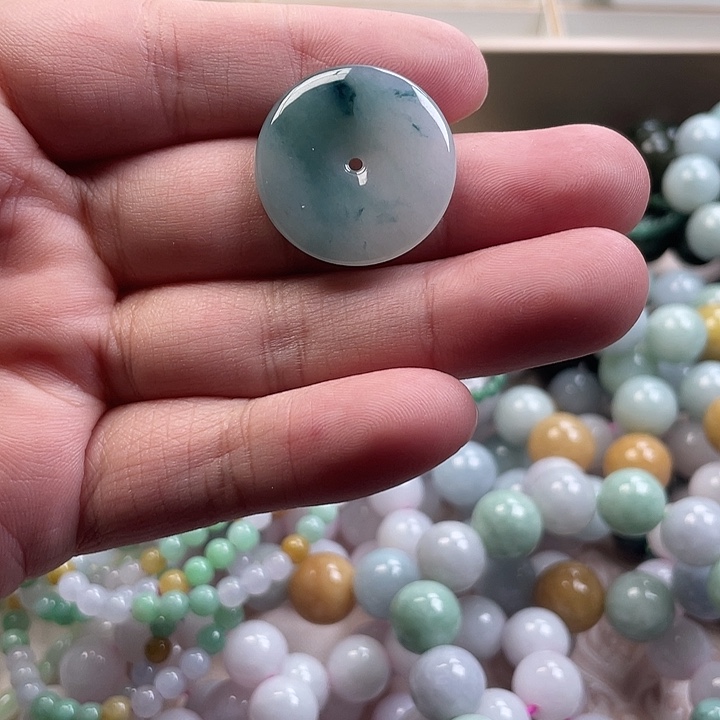 翡翠未镶嵌颈饰88