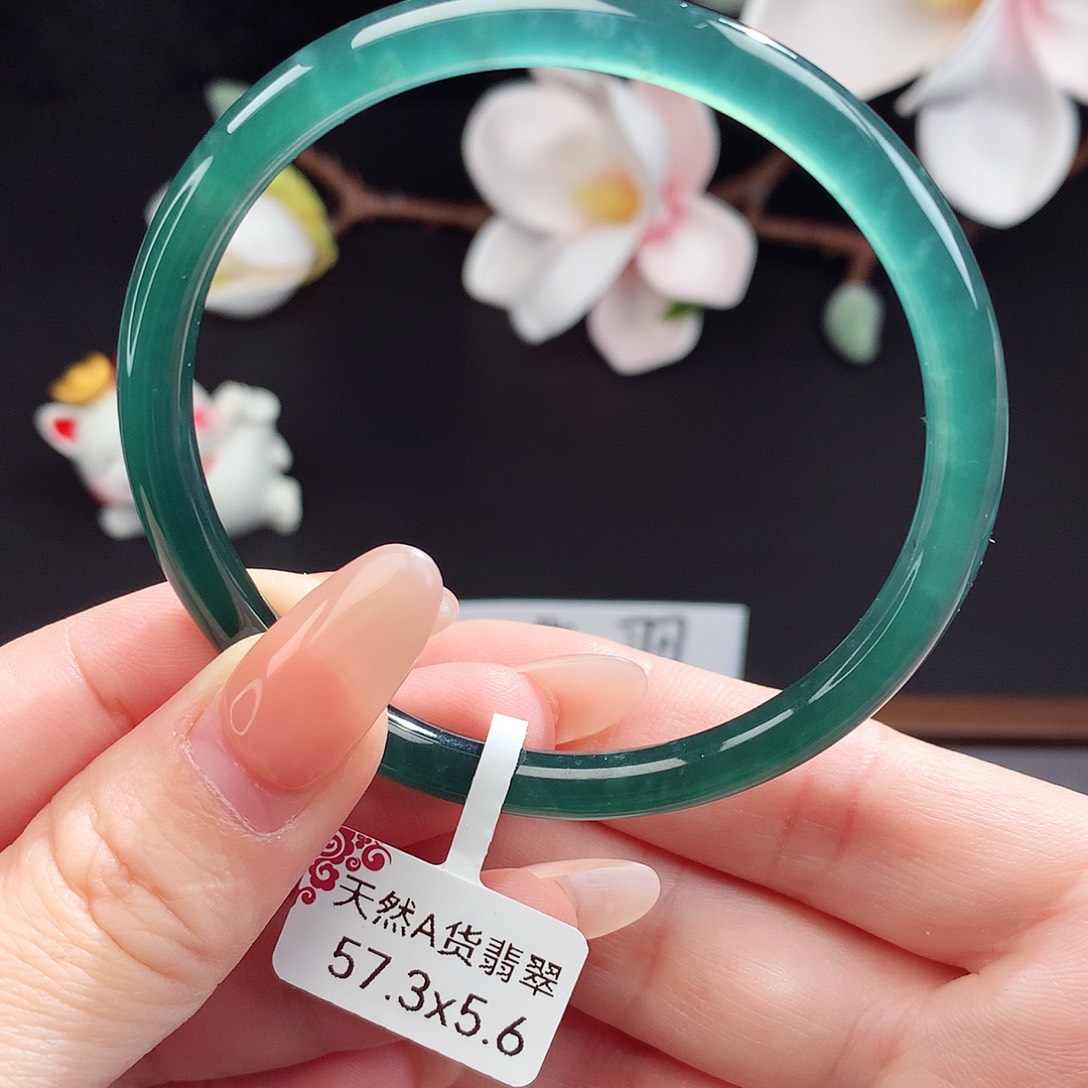 翡翠手镯（圆镯）未镶嵌