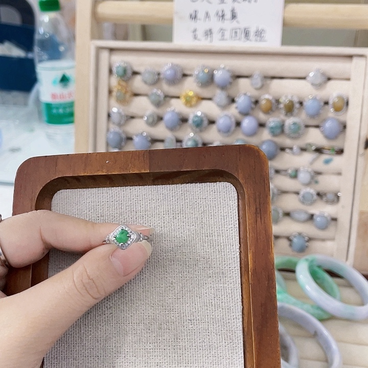 翡翠未镶嵌颈饰天然翡翠Ａ货