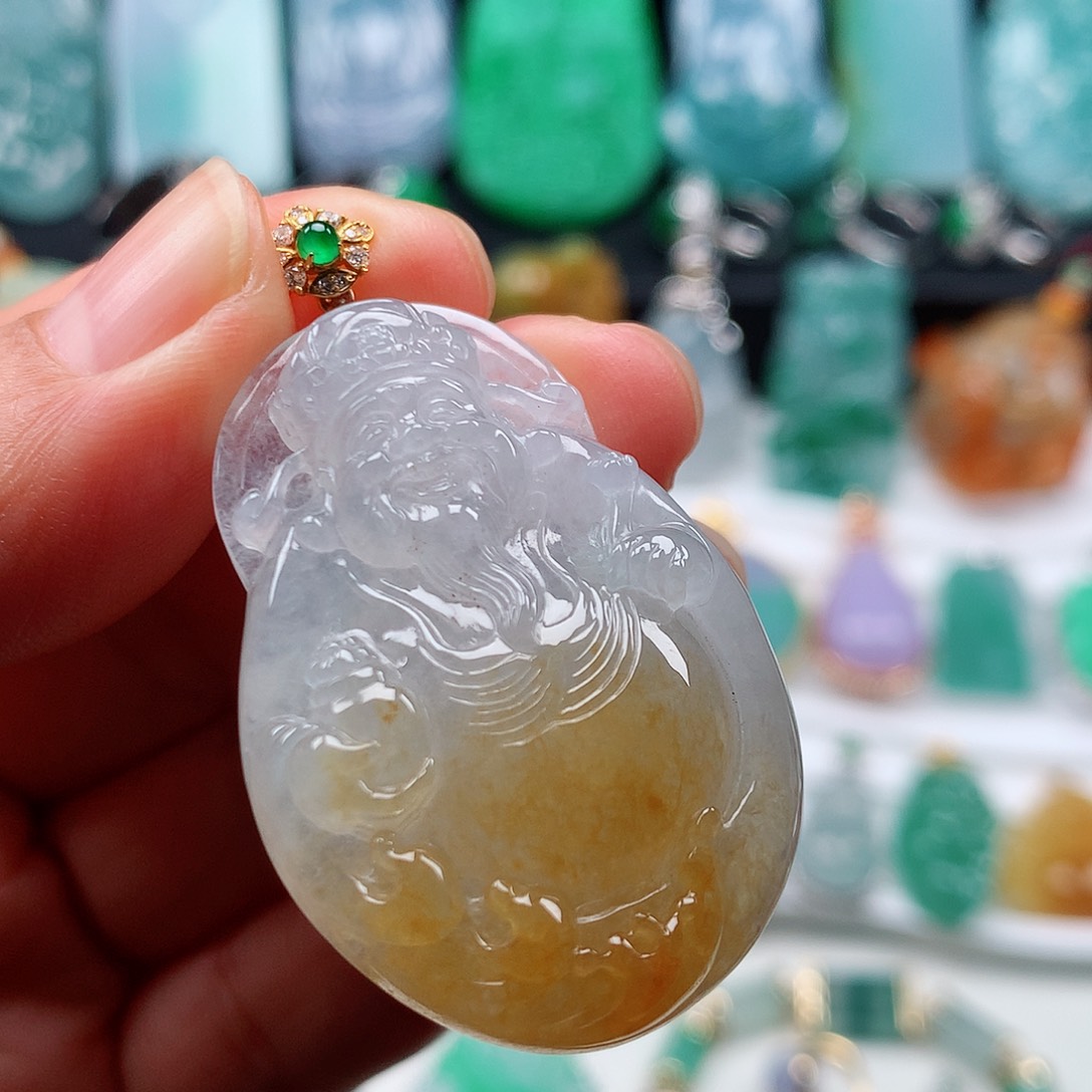 翡翠颈饰未镶嵌财神