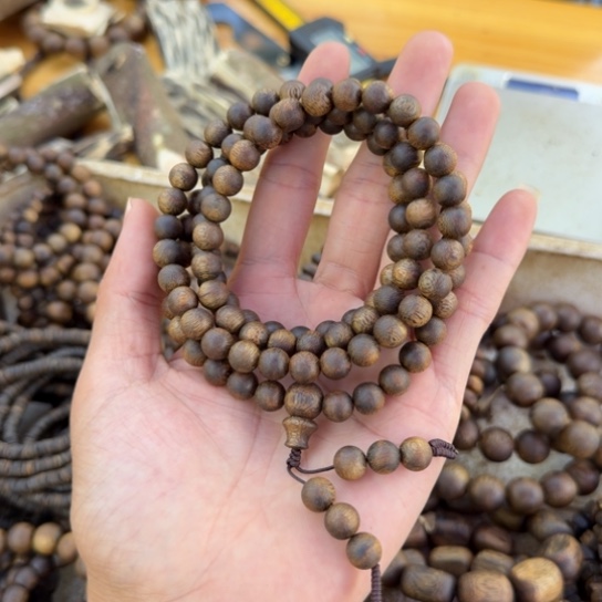 五***哥沉香碎屑沉香多圈0.8白奇27克送一截原母