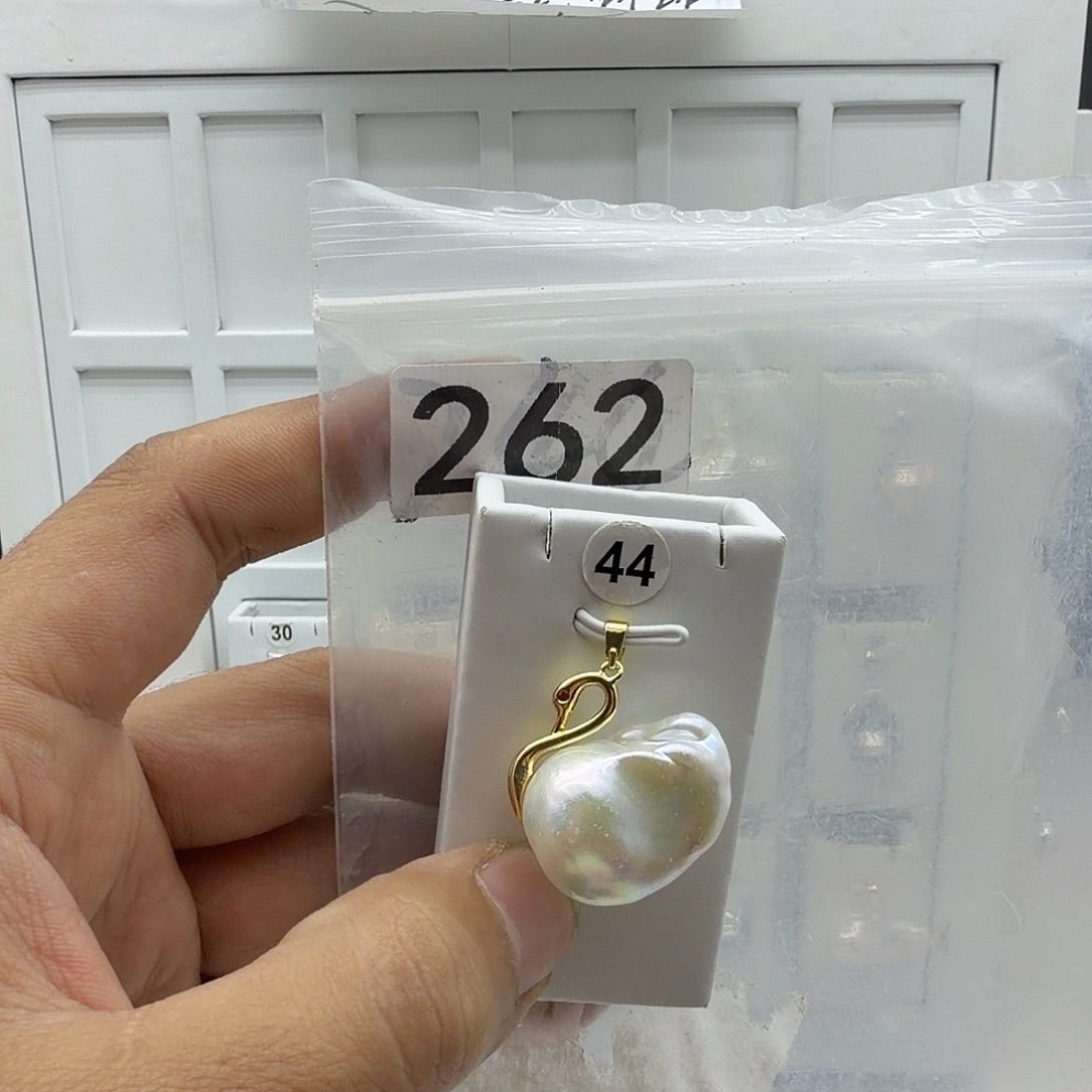 淡水珍珠颈饰合金