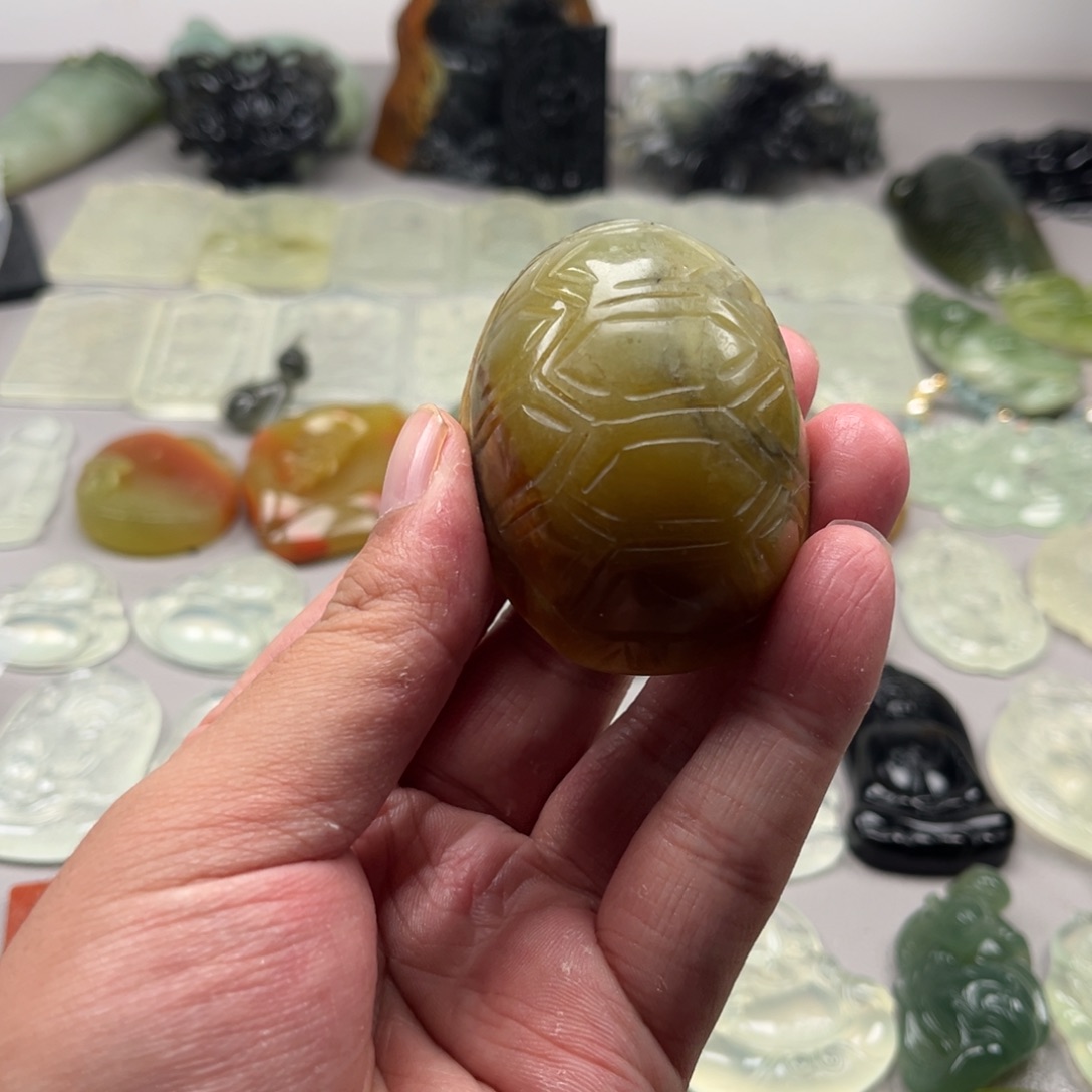 未镶嵌蛇纹石玉颈饰