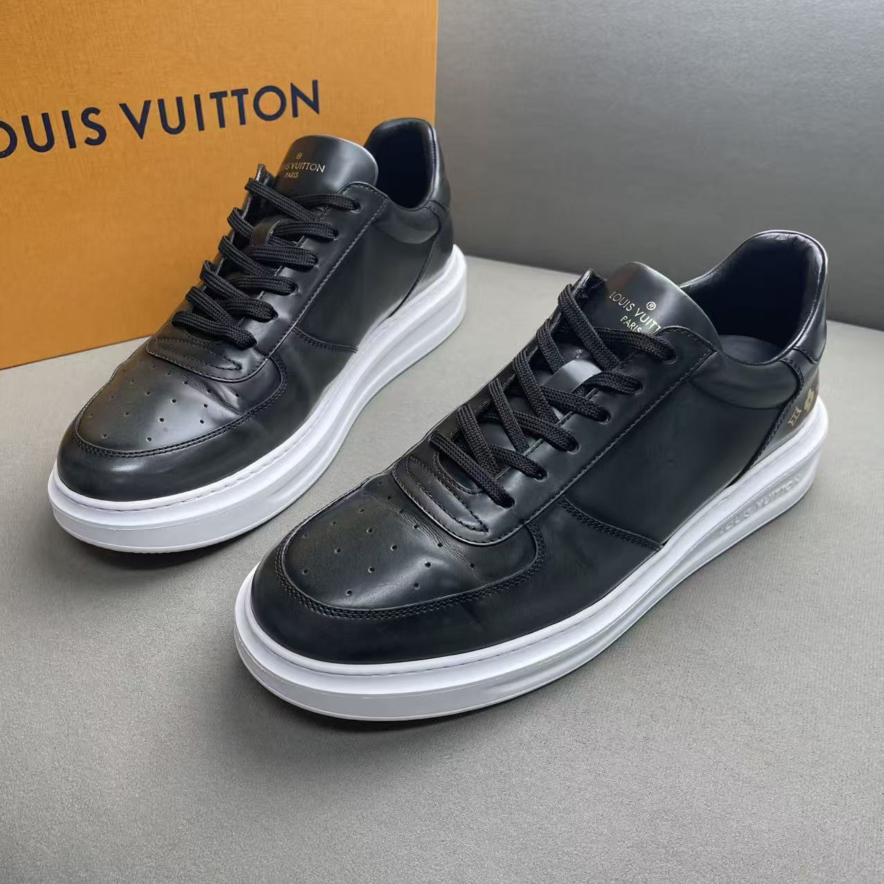 95新 LouisVuitton/路易威登 黑色亮面皮革舒适厚底松糕鞋 42.5码