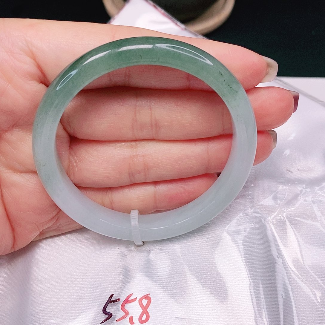 【闪购商品】翡翠手镯未镶嵌萌*子正