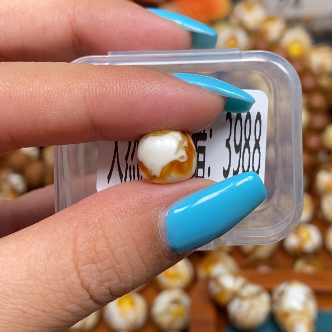 蜜蜡未镶嵌珠宝奇石3988